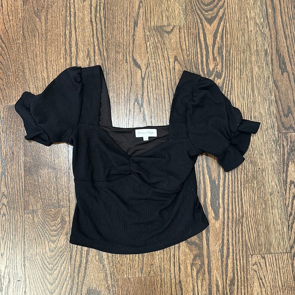 Privacy Please. Women’s black top